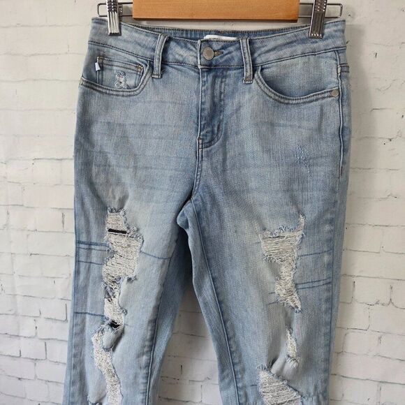 Judy Blue Boyfriend Fit Jeans Size 3 / 26 Waist Light Wash Distressed Stretch - Picture 2 of 10